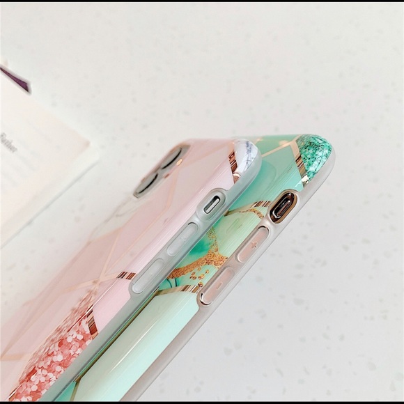 Retro Vintage IPhone 11 Pro Max - Picture 7 of 7